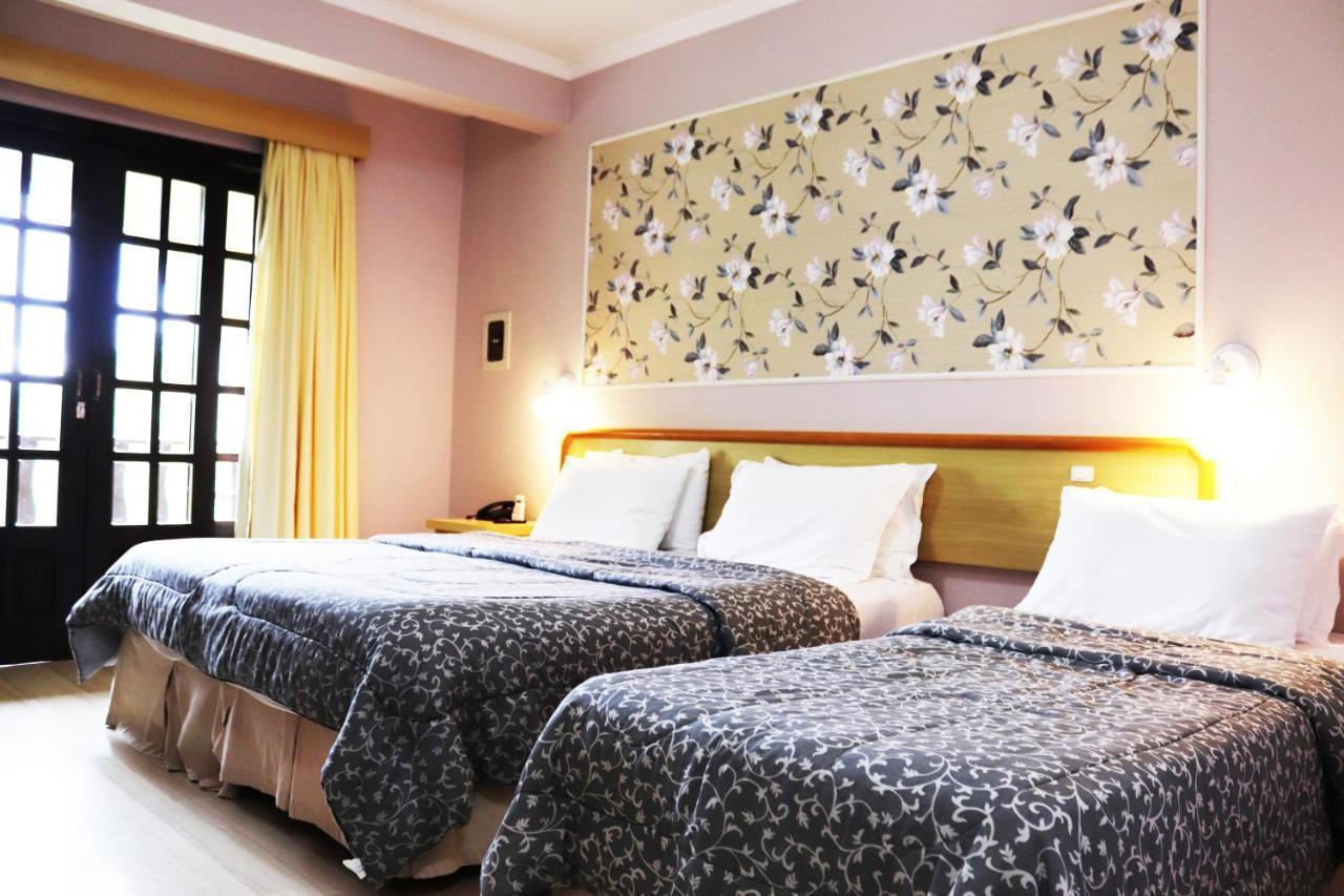 Hotel Do Santuario นอวาเตรนโต ภายนอก รูปภาพ